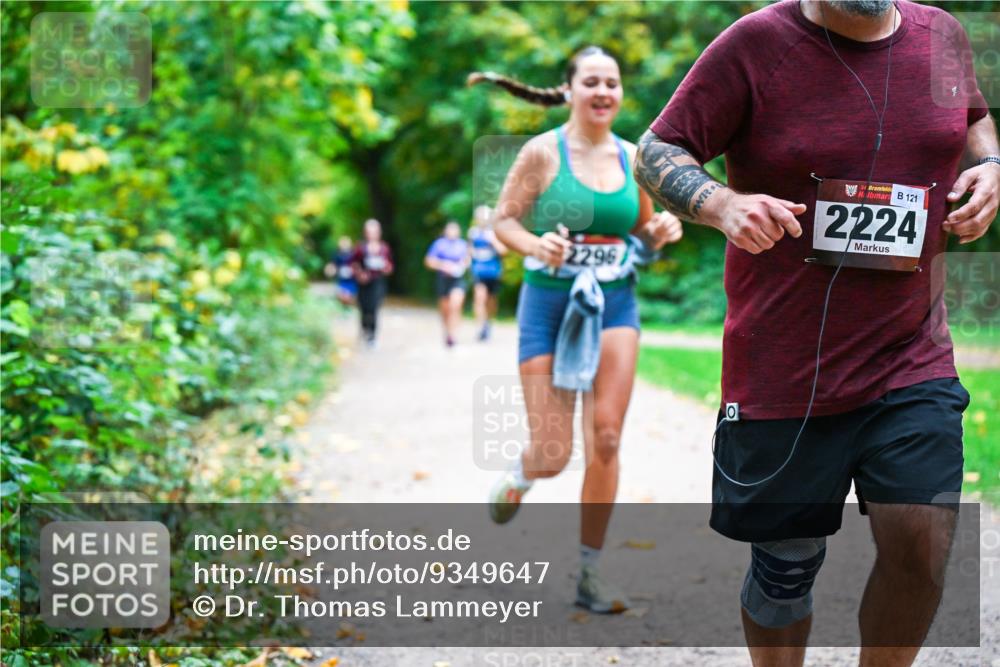 12.10.2025 - Bramfelder Halbmarathon 2025 Dr. Thomas Lammeyer http://msf.ph/oto/9349647 12.10.2025 10:31:32 Laufen 2296, 34, 121, 2224 meine-sportfotos.de