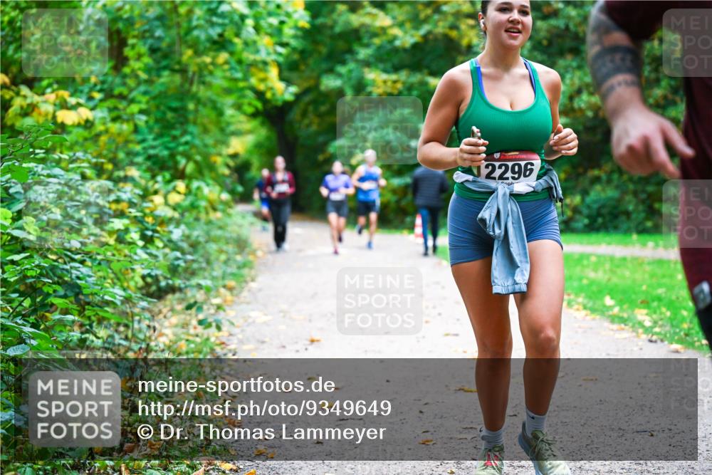 12.10.2025 - Bramfelder Halbmarathon 2025 Dr. Thomas Lammeyer http://msf.ph/oto/9349649 12.10.2025 10:31:32 Laufen 12296 meine-sportfotos.de