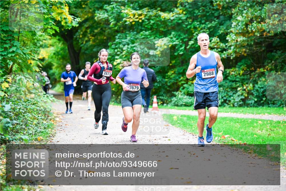 12.10.2025 - Bramfelder Halbmarathon 2025 Dr. Thomas Lammeyer http://msf.ph/oto/9349666 12.10.2025 10:31:36 Laufen 2873, 2988, 2679 meine-sportfotos.de