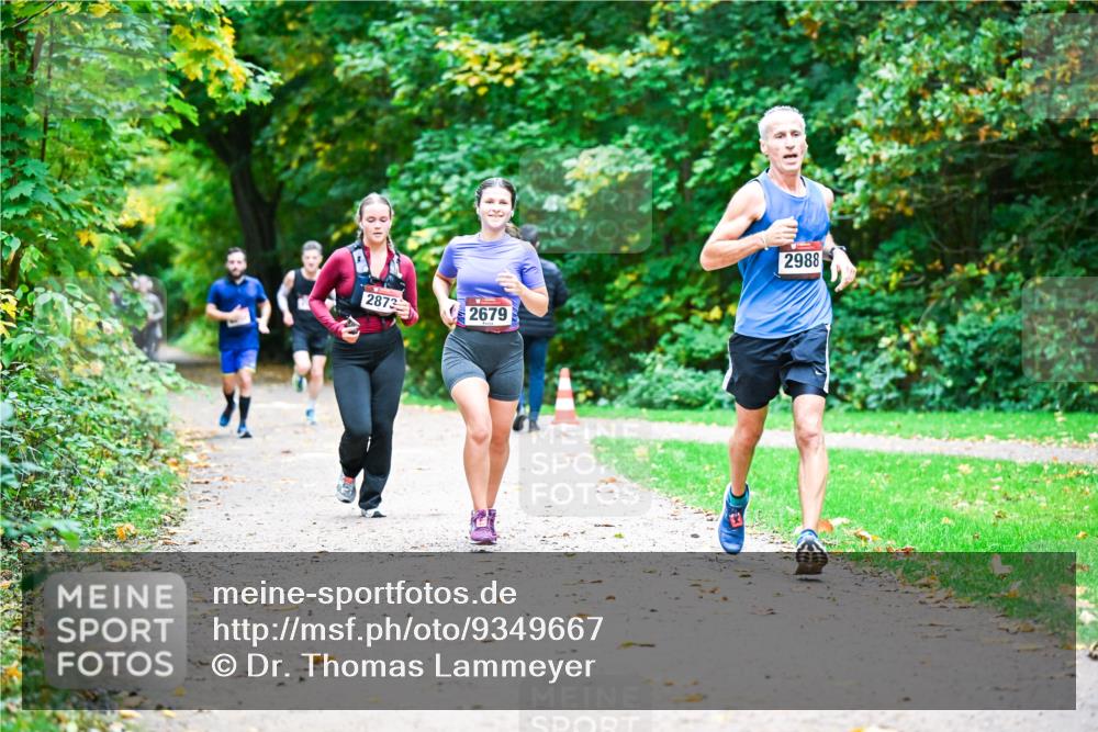 12.10.2025 - Bramfelder Halbmarathon 2025 Dr. Thomas Lammeyer http://msf.ph/oto/9349667 12.10.2025 10:31:36 Laufen 2873, 2679, 2988 meine-sportfotos.de