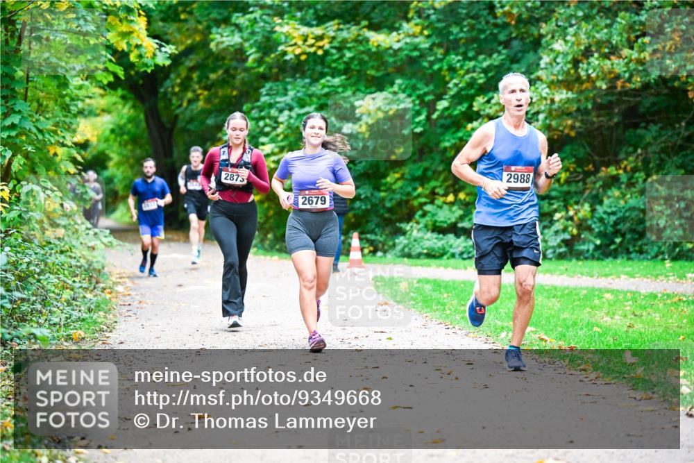 12.10.2025 - Bramfelder Halbmarathon 2025 Dr. Thomas Lammeyer http://msf.ph/oto/9349668 12.10.2025 10:31:36 Laufen 2875, 2679, 2988 meine-sportfotos.de