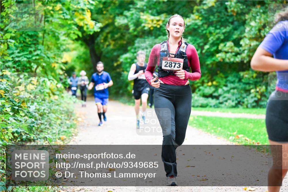 12.10.2025 - Bramfelder Halbmarathon 2025 Dr. Thomas Lammeyer http://msf.ph/oto/9349685 12.10.2025 10:31:39 Laufen 2873 meine-sportfotos.de