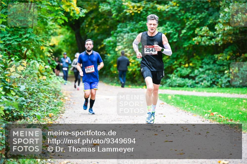 12.10.2025 - Bramfelder Halbmarathon 2025 Dr. Thomas Lammeyer http://msf.ph/oto/9349694 12.10.2025 10:31:41 Laufen 2937, 2543, 47 meine-sportfotos.de