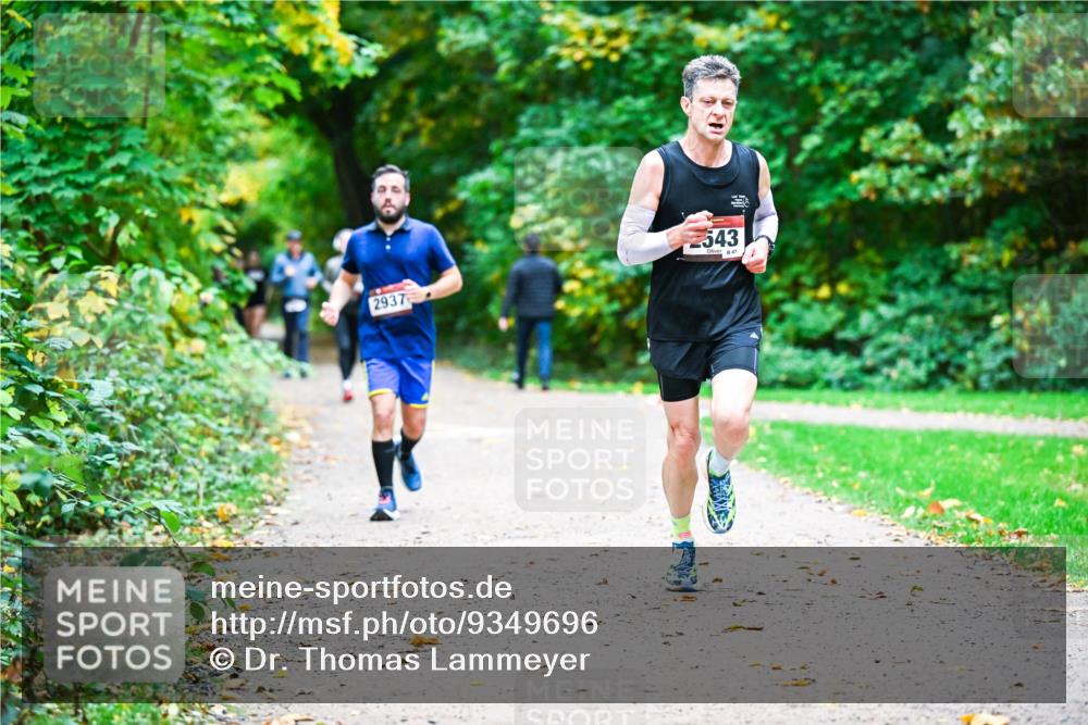 12.10.2025 - Bramfelder Halbmarathon 2025 Dr. Thomas Lammeyer http://msf.ph/oto/9349696 12.10.2025 10:31:41 Laufen 2937, 543, 47 meine-sportfotos.de
