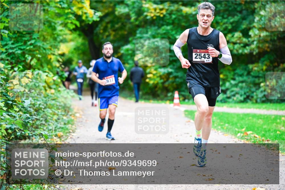 12.10.2025 - Bramfelder Halbmarathon 2025 Dr. Thomas Lammeyer http://msf.ph/oto/9349699 12.10.2025 10:31:42 Laufen 937, 2543, 47 meine-sportfotos.de