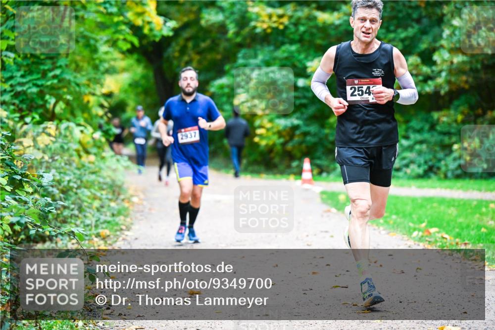 12.10.2025 - Bramfelder Halbmarathon 2025 Dr. Thomas Lammeyer http://msf.ph/oto/9349700 12.10.2025 10:31:42 Laufen 2937, 2543 meine-sportfotos.de