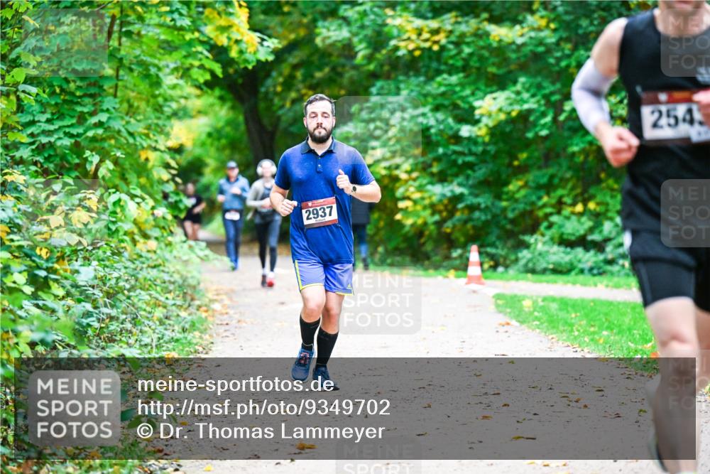 12.10.2025 - Bramfelder Halbmarathon 2025 Dr. Thomas Lammeyer http://msf.ph/oto/9349702 12.10.2025 10:31:42 Laufen 2937, 2543 meine-sportfotos.de