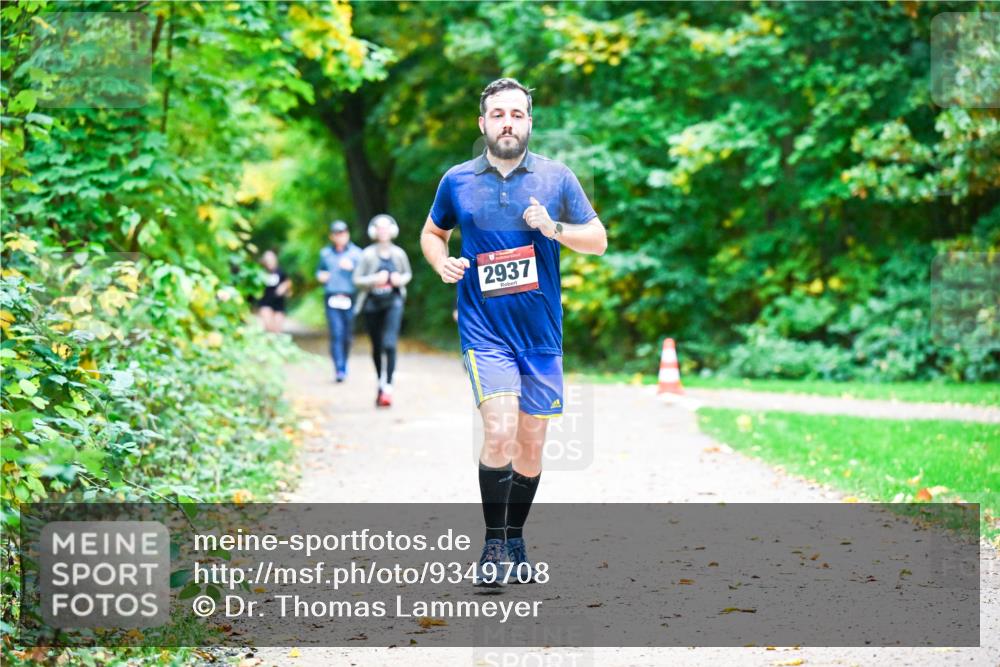 12.10.2025 - Bramfelder Halbmarathon 2025 Dr. Thomas Lammeyer http://msf.ph/oto/9349708 12.10.2025 10:31:43 Laufen 2937 meine-sportfotos.de