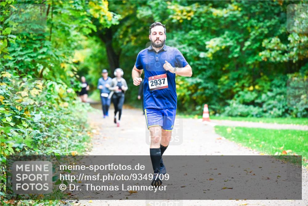 12.10.2025 - Bramfelder Halbmarathon 2025 Dr. Thomas Lammeyer http://msf.ph/oto/9349709 12.10.2025 10:31:43 Laufen 2937 meine-sportfotos.de