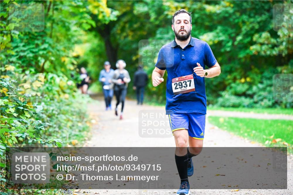 12.10.2025 - Bramfelder Halbmarathon 2025 Dr. Thomas Lammeyer http://msf.ph/oto/9349715 12.10.2025 10:31:44 Laufen 2937 meine-sportfotos.de