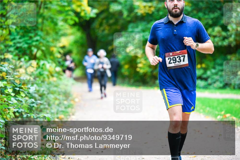 12.10.2025 - Bramfelder Halbmarathon 2025 Dr. Thomas Lammeyer http://msf.ph/oto/9349719 12.10.2025 10:31:45 Laufen 34, 2937 meine-sportfotos.de