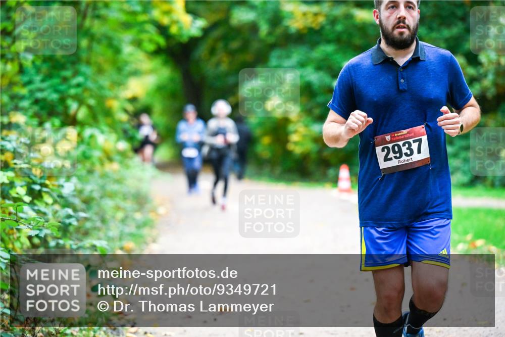 12.10.2025 - Bramfelder Halbmarathon 2025 Dr. Thomas Lammeyer http://msf.ph/oto/9349721 12.10.2025 10:31:45 Laufen 34, 2937 meine-sportfotos.de