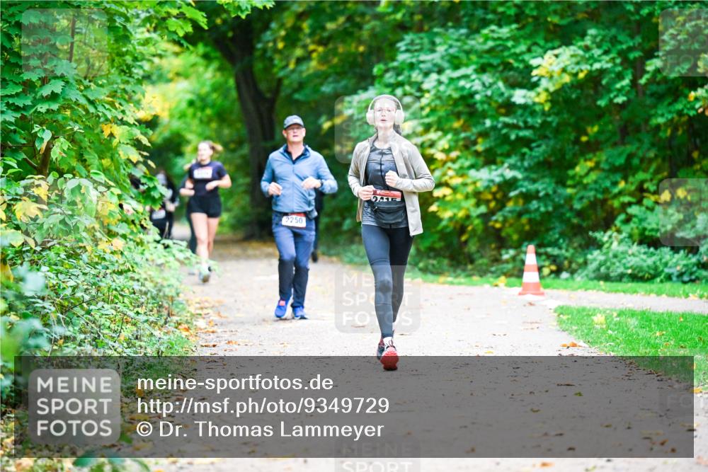 12.10.2025 - Bramfelder Halbmarathon 2025 Dr. Thomas Lammeyer http://msf.ph/oto/9349729 12.10.2025 10:31:48 Laufen 2250 meine-sportfotos.de