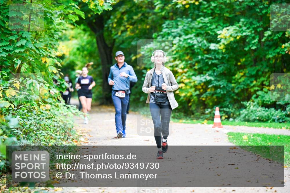 12.10.2025 - Bramfelder Halbmarathon 2025 Dr. Thomas Lammeyer http://msf.ph/oto/9349730 12.10.2025 10:31:48 Laufen 2250, 947 meine-sportfotos.de