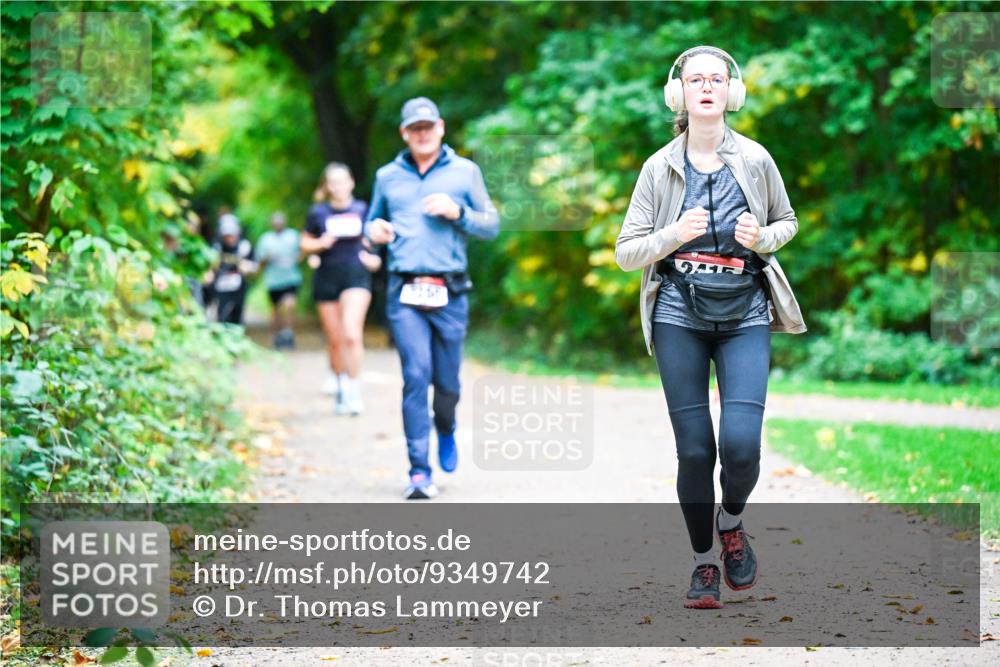 12.10.2025 - Bramfelder Halbmarathon 2025 Dr. Thomas Lammeyer http://msf.ph/oto/9349742 12.10.2025 10:31:50 Laufen  meine-sportfotos.de