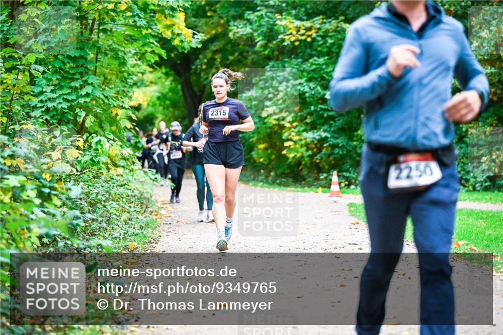12.10.2025 - Bramfelder Halbmarathon 2025 Dr. Thomas Lammeyer http://msf.ph/oto/9349765 12.10.2025 10:31:55 Laufen 2315, 2250 meine-sportfotos.de