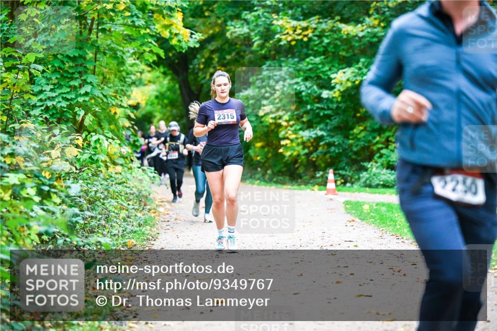 12.10.2025 - Bramfelder Halbmarathon 2025 Dr. Thomas Lammeyer http://msf.ph/oto/9349767 12.10.2025 10:31:56 Laufen 2315, 2250 meine-sportfotos.de