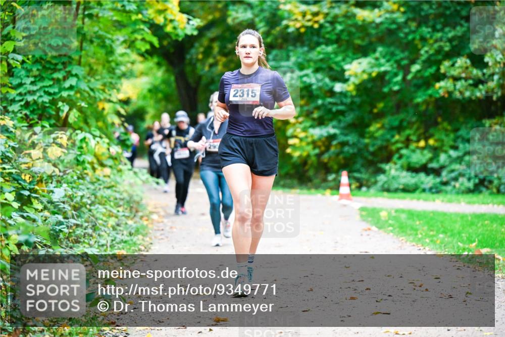 12.10.2025 - Bramfelder Halbmarathon 2025 Dr. Thomas Lammeyer http://msf.ph/oto/9349771 12.10.2025 10:31:57 Laufen 29, 2315 meine-sportfotos.de