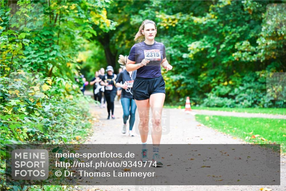 12.10.2025 - Bramfelder Halbmarathon 2025 Dr. Thomas Lammeyer http://msf.ph/oto/9349774 12.10.2025 10:31:57 Laufen 295, 2315 meine-sportfotos.de