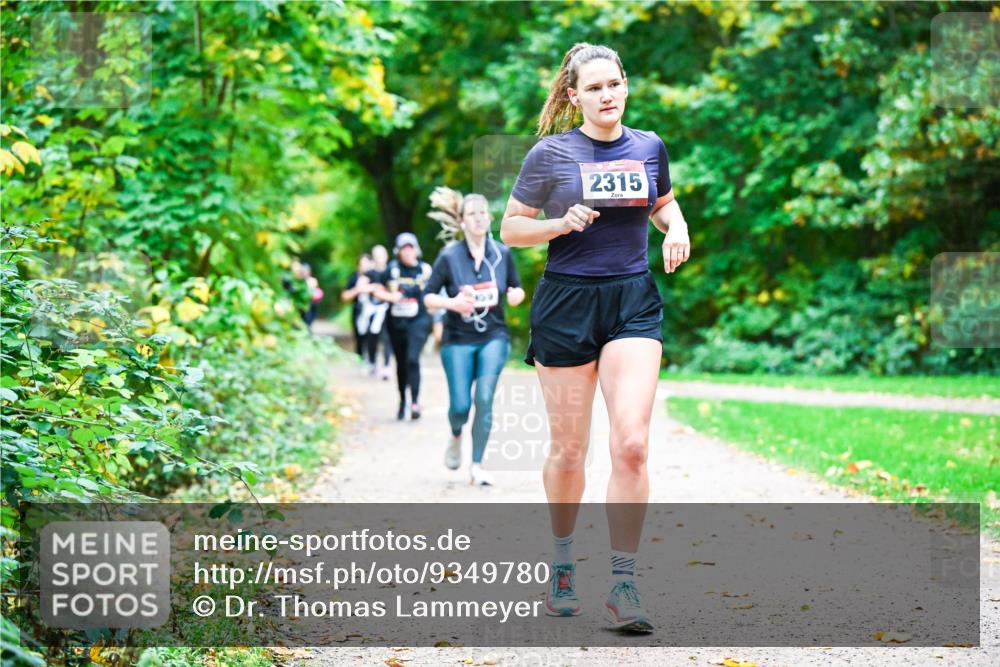 12.10.2025 - Bramfelder Halbmarathon 2025 Dr. Thomas Lammeyer http://msf.ph/oto/9349780 12.10.2025 10:31:58 Laufen 2315 meine-sportfotos.de