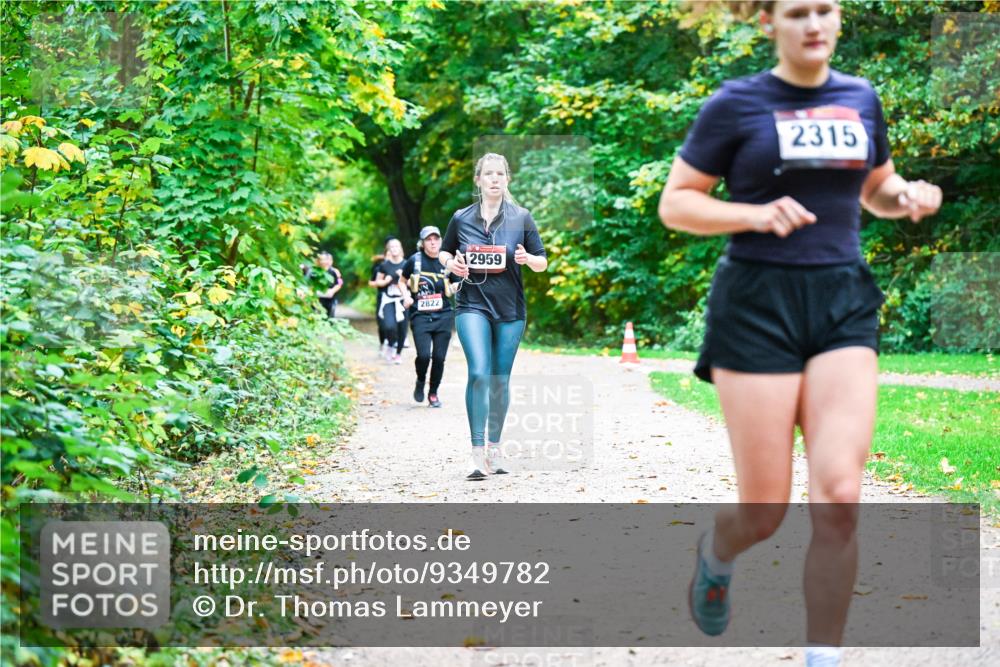 12.10.2025 - Bramfelder Halbmarathon 2025 Dr. Thomas Lammeyer http://msf.ph/oto/9349782 12.10.2025 10:31:59 Laufen 2822, 2959, 2315 meine-sportfotos.de