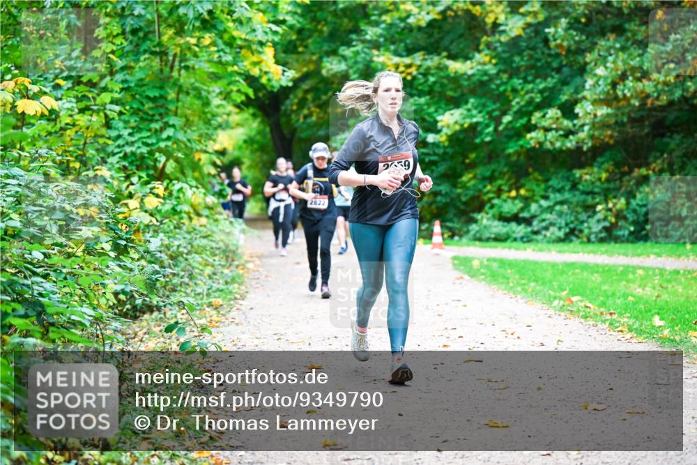 12.10.2025 - Bramfelder Halbmarathon 2025 Dr. Thomas Lammeyer http://msf.ph/oto/9349790 12.10.2025 10:32:00 Laufen 2822 meine-sportfotos.de