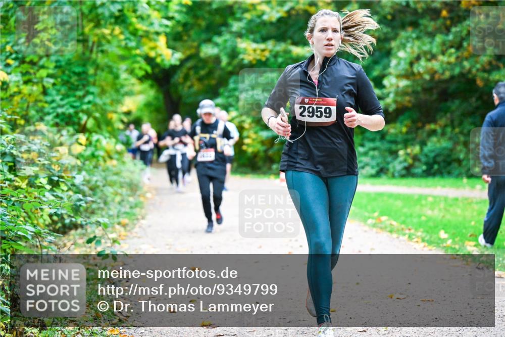 12.10.2025 - Bramfelder Halbmarathon 2025 Dr. Thomas Lammeyer http://msf.ph/oto/9349799 12.10.2025 10:32:01 Laufen 2959 meine-sportfotos.de