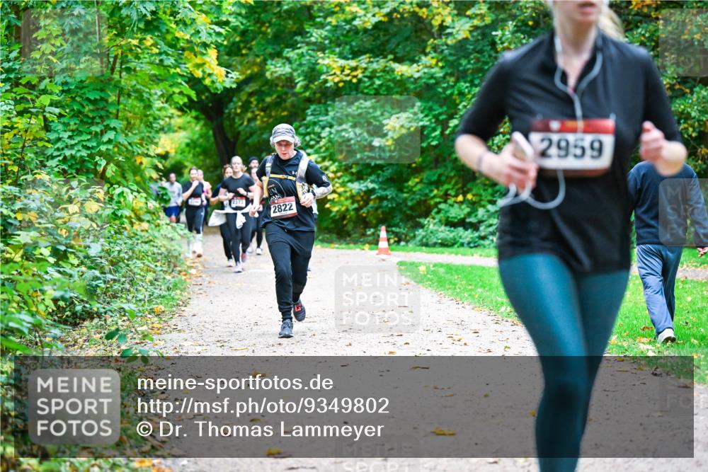 12.10.2025 - Bramfelder Halbmarathon 2025 Dr. Thomas Lammeyer http://msf.ph/oto/9349802 12.10.2025 10:32:02 Laufen 2373, 2822, 2959 meine-sportfotos.de