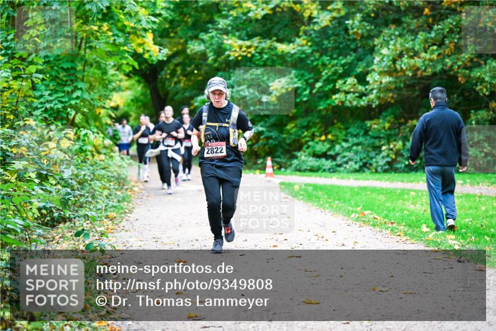 12.10.2025 - Bramfelder Halbmarathon 2025 Dr. Thomas Lammeyer http://msf.ph/oto/9349808 12.10.2025 10:32:03 Laufen 2822 meine-sportfotos.de