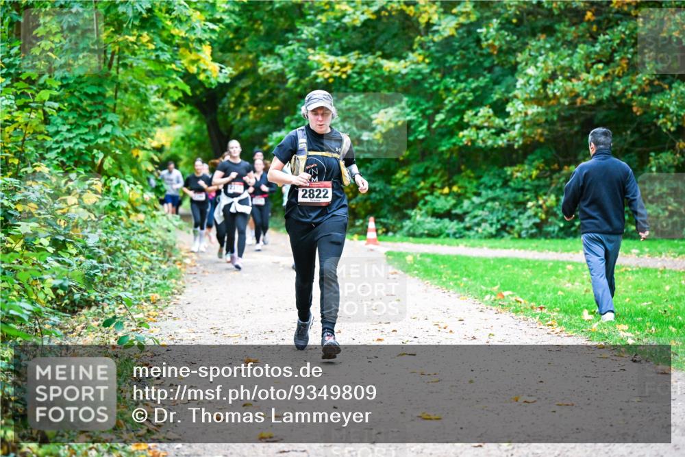 12.10.2025 - Bramfelder Halbmarathon 2025 Dr. Thomas Lammeyer http://msf.ph/oto/9349809 12.10.2025 10:32:03 Laufen 2822 meine-sportfotos.de