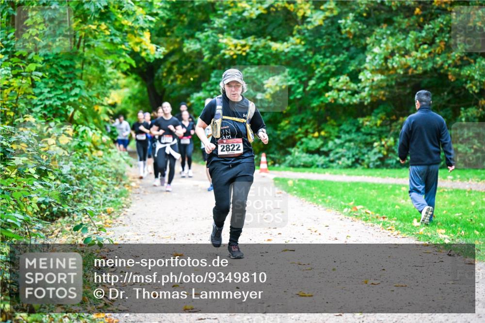 12.10.2025 - Bramfelder Halbmarathon 2025 Dr. Thomas Lammeyer http://msf.ph/oto/9349810 12.10.2025 10:32:03 Laufen 2822 meine-sportfotos.de