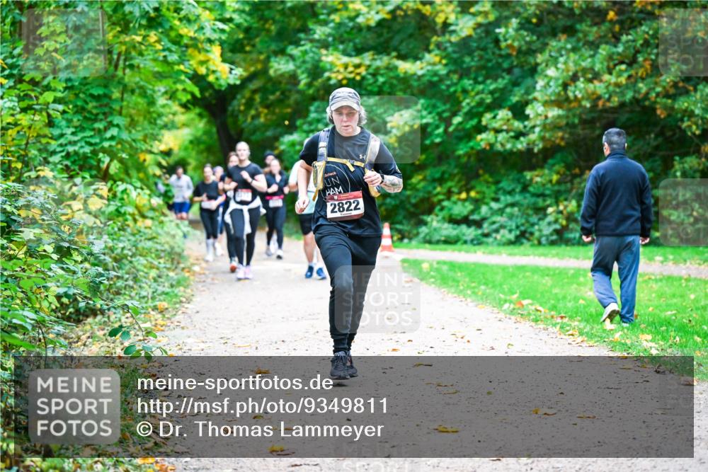 12.10.2025 - Bramfelder Halbmarathon 2025 Dr. Thomas Lammeyer http://msf.ph/oto/9349811 12.10.2025 10:32:03 Laufen 2822 meine-sportfotos.de