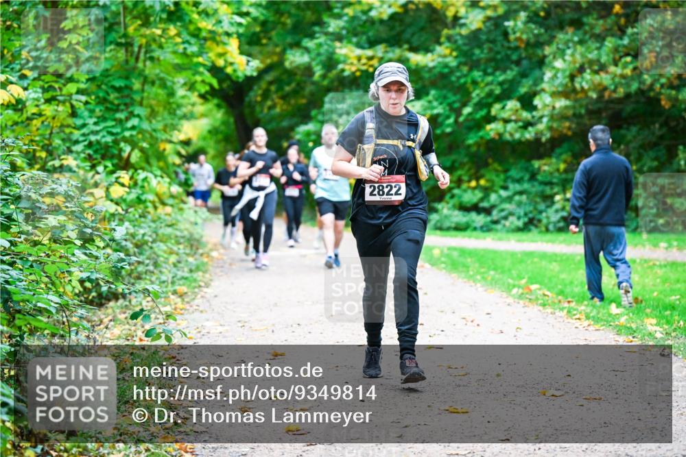 12.10.2025 - Bramfelder Halbmarathon 2025 Dr. Thomas Lammeyer http://msf.ph/oto/9349814 12.10.2025 10:32:04 Laufen 2822 meine-sportfotos.de