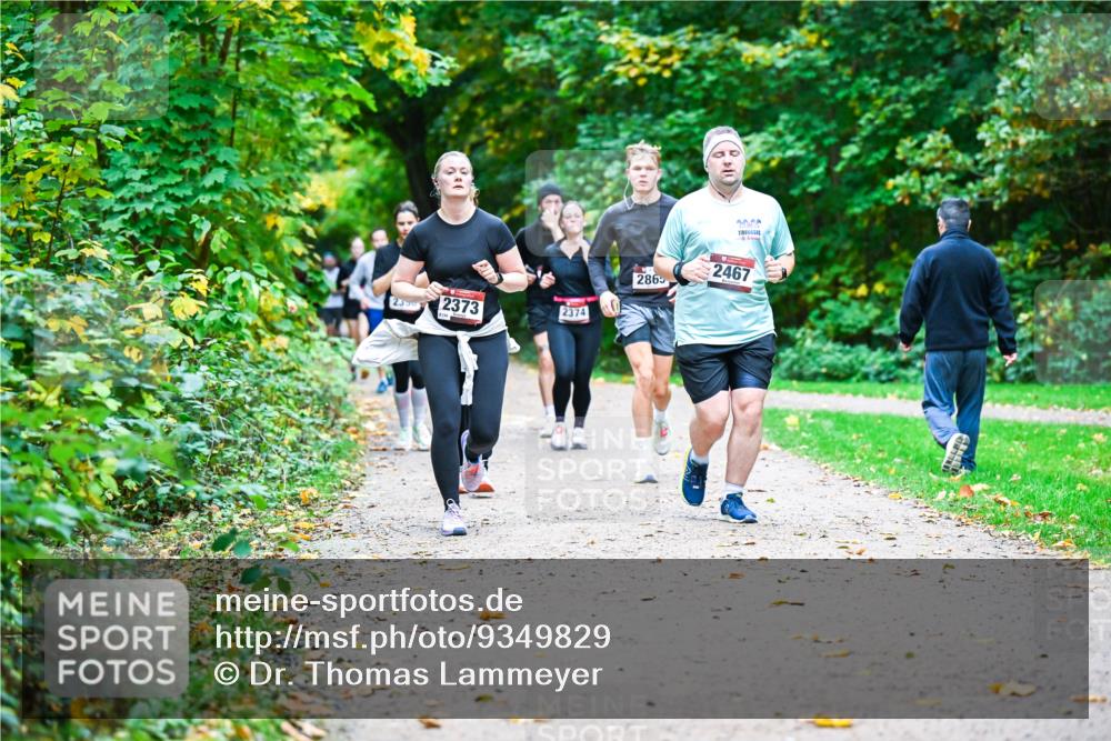 12.10.2025 - Bramfelder Halbmarathon 2025 Dr. Thomas Lammeyer http://msf.ph/oto/9349829 12.10.2025 10:32:06 Laufen 235, 2373, 2374, 2865, 2467 meine-sportfotos.de