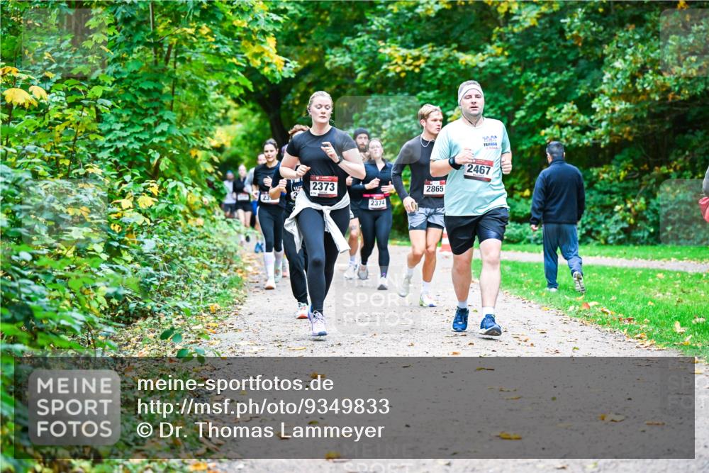 12.10.2025 - Bramfelder Halbmarathon 2025 Dr. Thomas Lammeyer http://msf.ph/oto/9349833 12.10.2025 10:32:07 Laufen 2373, 2374, 2865, 3034, 2467 meine-sportfotos.de