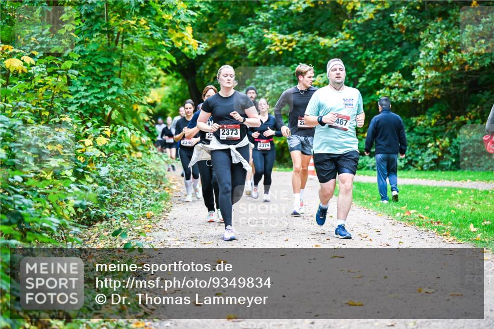 12.10.2025 - Bramfelder Halbmarathon 2025 Dr. Thomas Lammeyer http://msf.ph/oto/9349834 12.10.2025 10:32:07 Laufen 239, 2373, 2374, 20, 2424, 467 meine-sportfotos.de