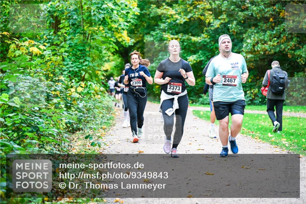 12.10.2025 - Bramfelder Halbmarathon 2025 Dr. Thomas Lammeyer http://msf.ph/oto/9349843 12.10.2025 10:32:08 Laufen 2305, 2373, 2020, 2467 meine-sportfotos.de