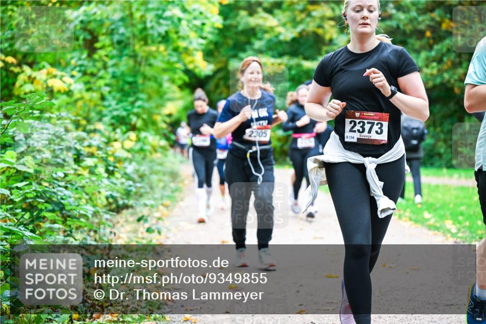 12.10.2025 - Bramfelder Halbmarathon 2025 Dr. Thomas Lammeyer http://msf.ph/oto/9349855 12.10.2025 10:32:10 Laufen 2305, 34, 2373, 134 meine-sportfotos.de
