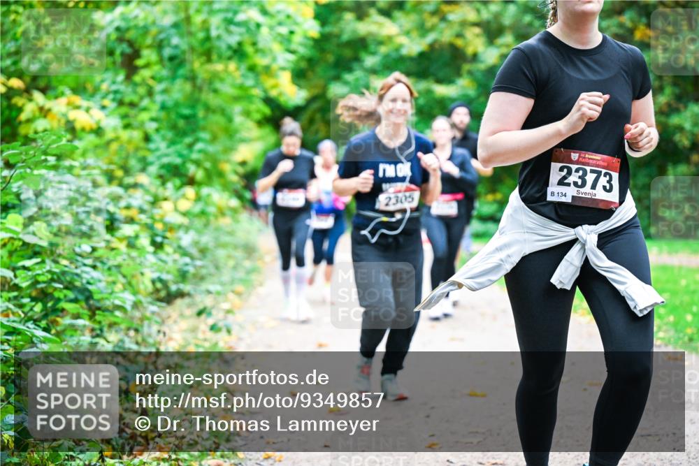 12.10.2025 - Bramfelder Halbmarathon 2025 Dr. Thomas Lammeyer http://msf.ph/oto/9349857 12.10.2025 10:32:10 Laufen 2305, 34, 2373, 134 meine-sportfotos.de