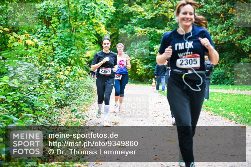 12.10.2025 - Bramfelder Halbmarathon 2025 Dr. Thomas Lammeyer http://msf.ph/oto/9349860 12.10.2025 10:32:11 Laufen 2390, 648, 2305 meine-sportfotos.de