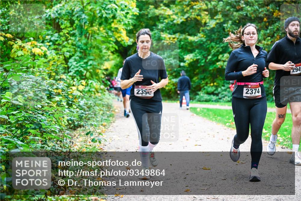 12.10.2025 - Bramfelder Halbmarathon 2025 Dr. Thomas Lammeyer http://msf.ph/oto/9349864 12.10.2025 10:32:12 Laufen 239, 2374, 2949 meine-sportfotos.de