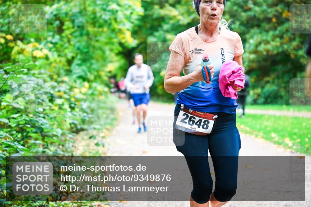 12.10.2025 - Bramfelder Halbmarathon 2025 Dr. Thomas Lammeyer http://msf.ph/oto/9349876 12.10.2025 10:32:14 Laufen 4, 2648 meine-sportfotos.de