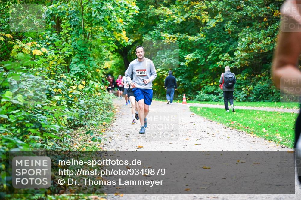 12.10.2025 - Bramfelder Halbmarathon 2025 Dr. Thomas Lammeyer http://msf.ph/oto/9349879 12.10.2025 10:32:15 Laufen 2789 meine-sportfotos.de