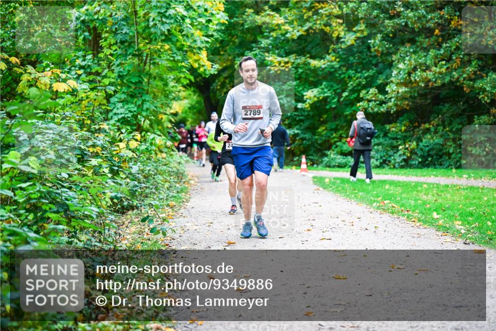 12.10.2025 - Bramfelder Halbmarathon 2025 Dr. Thomas Lammeyer http://msf.ph/oto/9349886 12.10.2025 10:32:16 Laufen 24, 2789 meine-sportfotos.de