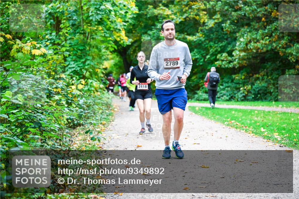 12.10.2025 - Bramfelder Halbmarathon 2025 Dr. Thomas Lammeyer http://msf.ph/oto/9349892 12.10.2025 10:32:17 Laufen 2418, 2789 meine-sportfotos.de