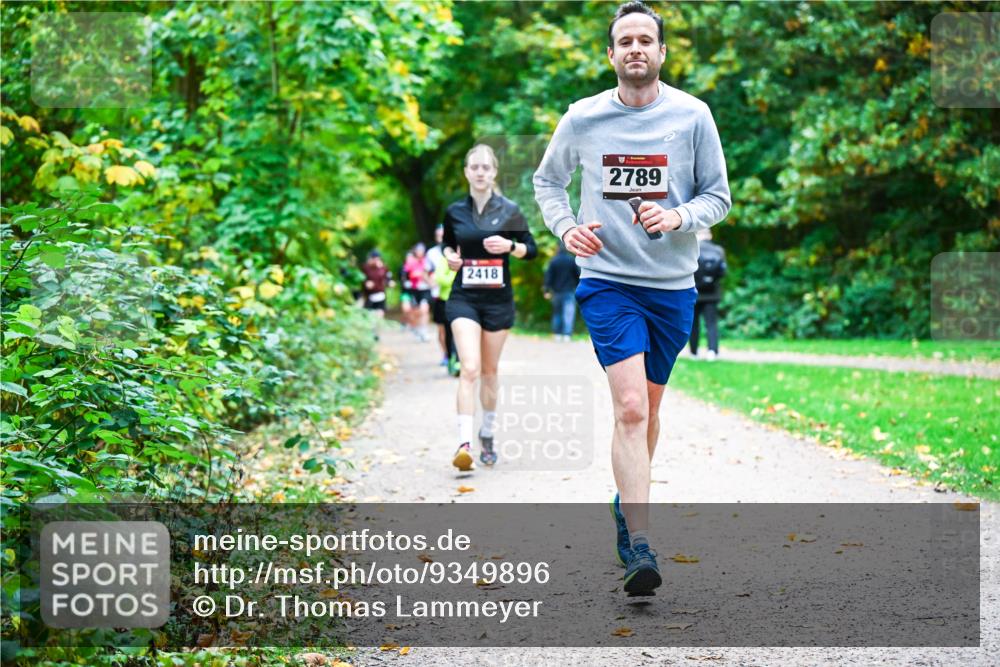 12.10.2025 - Bramfelder Halbmarathon 2025 Dr. Thomas Lammeyer http://msf.ph/oto/9349896 12.10.2025 10:32:17 Laufen 2418, 2789 meine-sportfotos.de