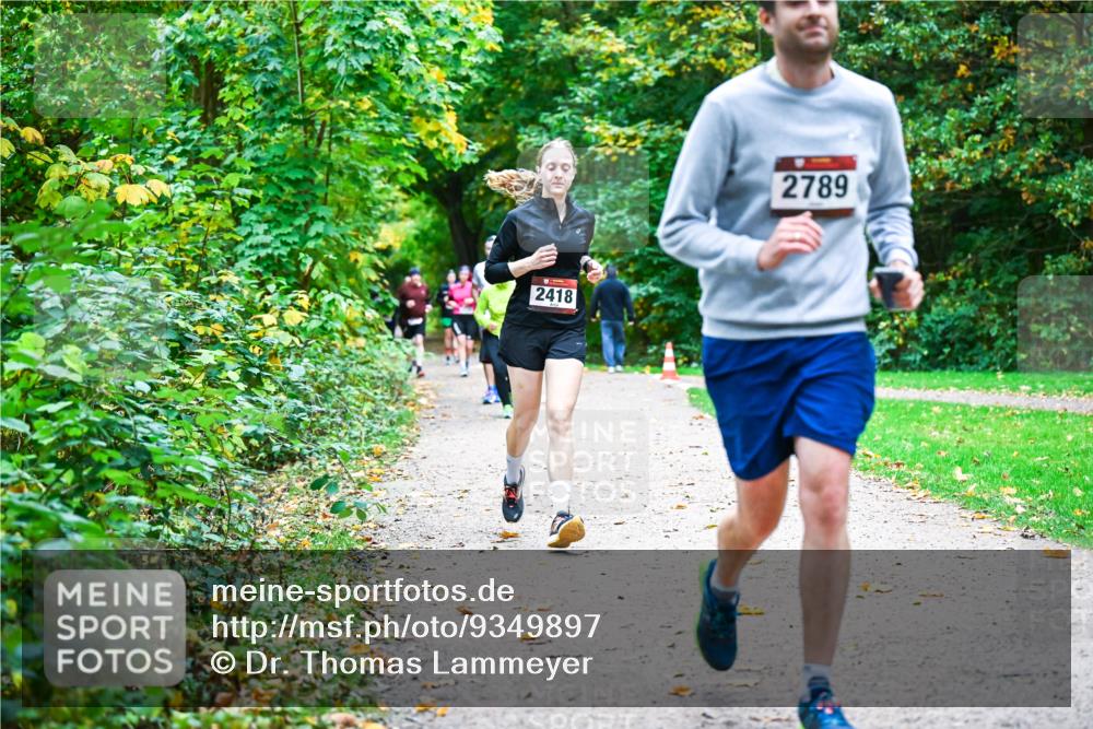 12.10.2025 - Bramfelder Halbmarathon 2025 Dr. Thomas Lammeyer http://msf.ph/oto/9349897 12.10.2025 10:32:18 Laufen 2418, 2789 meine-sportfotos.de