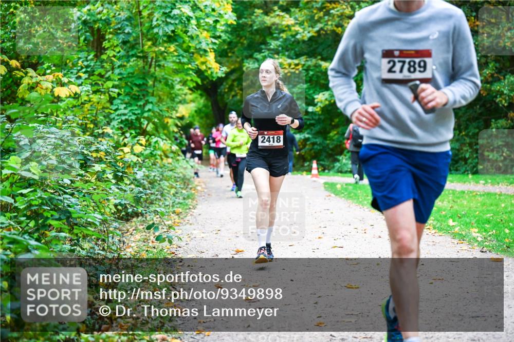 12.10.2025 - Bramfelder Halbmarathon 2025 Dr. Thomas Lammeyer http://msf.ph/oto/9349898 12.10.2025 10:32:18 Laufen 2418, 2789 meine-sportfotos.de