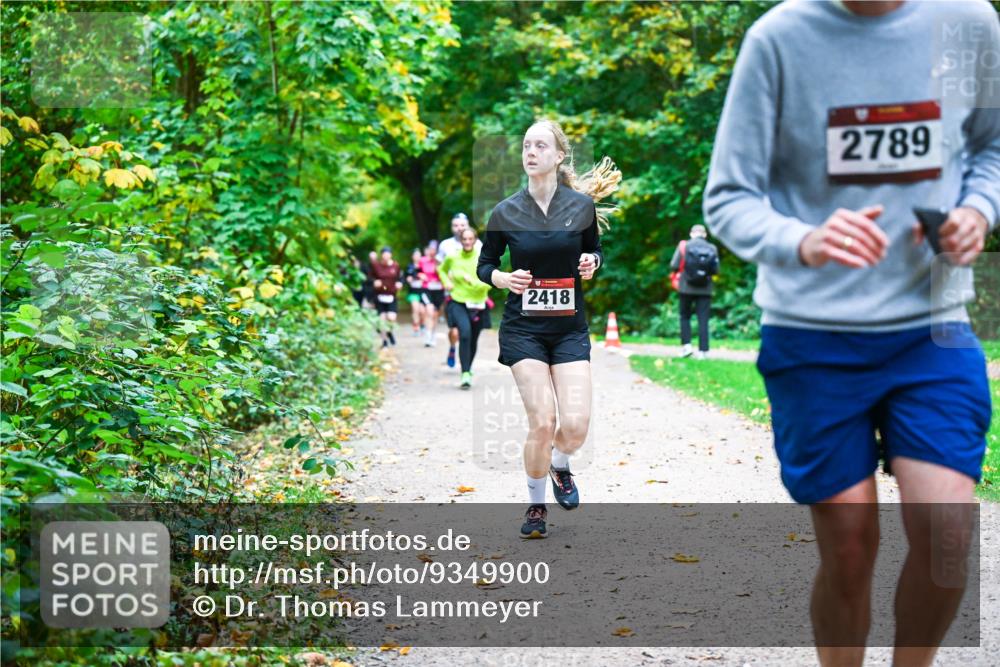 12.10.2025 - Bramfelder Halbmarathon 2025 Dr. Thomas Lammeyer http://msf.ph/oto/9349900 12.10.2025 10:32:18 Laufen 2418, 2789 meine-sportfotos.de