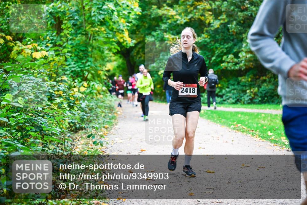 12.10.2025 - Bramfelder Halbmarathon 2025 Dr. Thomas Lammeyer http://msf.ph/oto/9349903 12.10.2025 10:32:19 Laufen 2418 meine-sportfotos.de